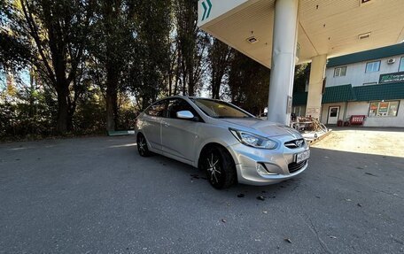 Hyundai Solaris II рестайлинг, 2011 год, 599 999 рублей, 4 фотография