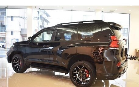 Toyota Land Cruiser Prado 150 рестайлинг 2, 2022 год, 5 000 000 рублей, 5 фотография