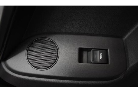 Toyota Land Cruiser Prado 150 рестайлинг 2, 2022 год, 5 000 000 рублей, 25 фотография