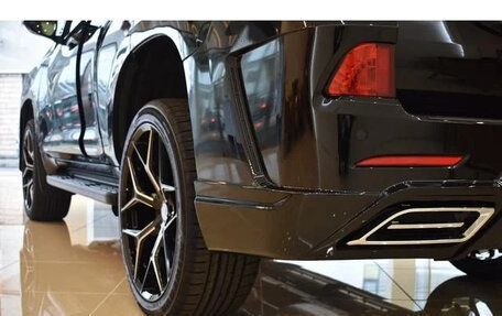 Toyota Land Cruiser Prado 150 рестайлинг 2, 2022 год, 5 000 000 рублей, 40 фотография