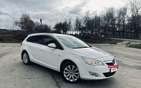Opel Astra J, 2012 год, 999 000 рублей, 2 фотография