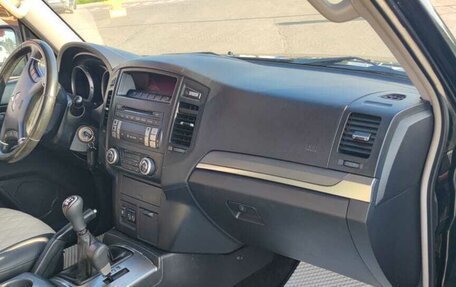 Mitsubishi Pajero IV, 2007 год, 1 270 000 рублей, 16 фотография