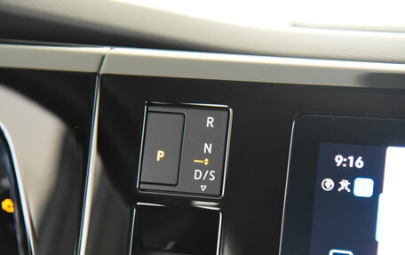 Volkswagen Multivan, 2024 год, 7 900 000 рублей, 12 фотография