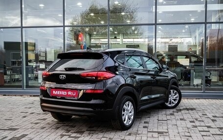 Hyundai Tucson III, 2019 год, 2 300 000 рублей, 2 фотография
