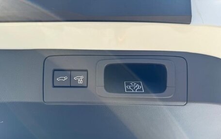 Toyota Crown, 2024 год, 5 000 000 рублей, 19 фотография