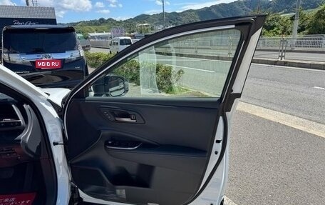 Toyota Crown, 2024 год, 5 000 000 рублей, 10 фотография