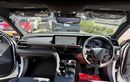 Toyota Crown, 2024 год, 5 000 000 рублей, 30 фотография