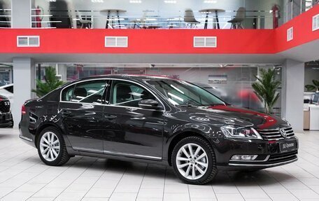 Volkswagen Passat B7, 2013 год, 999 000 рублей, 2 фотография