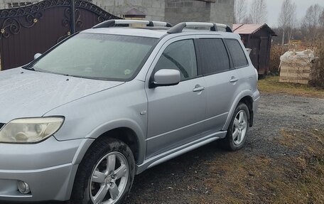 Mitsubishi Outlander III рестайлинг 3, 2007 год, 950 000 рублей, 6 фотография