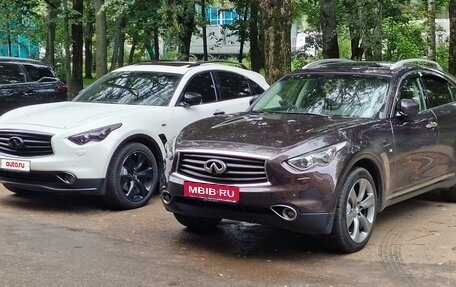 Infiniti QX70, 2014 год, 2 700 000 рублей, 2 фотография