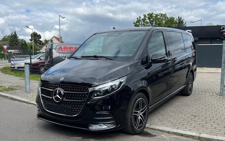 Mercedes-Benz V-Класс, 2025 год, 13 500 000 рублей, 2 фотография