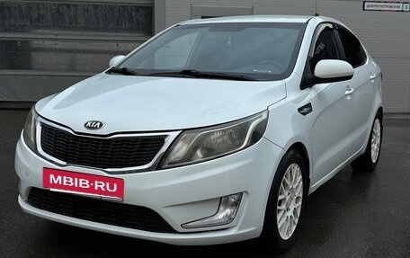 KIA Rio III рестайлинг, 2014 год, 880 000 рублей, 5 фотография