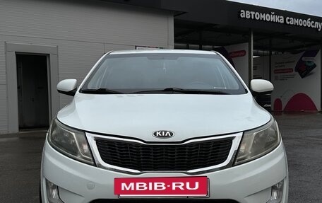 KIA Rio III рестайлинг, 2014 год, 880 000 рублей, 2 фотография