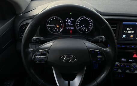 Hyundai Elantra VI рестайлинг, 2019 год, 1 570 000 рублей, 8 фотография