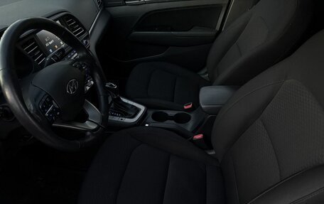 Hyundai Elantra VI рестайлинг, 2019 год, 1 570 000 рублей, 12 фотография