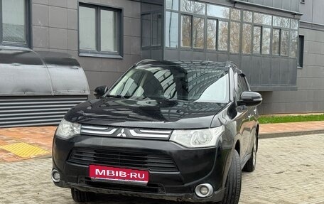 Mitsubishi Outlander III рестайлинг 3, 2013 год, 1 480 000 рублей, 1 фотография
