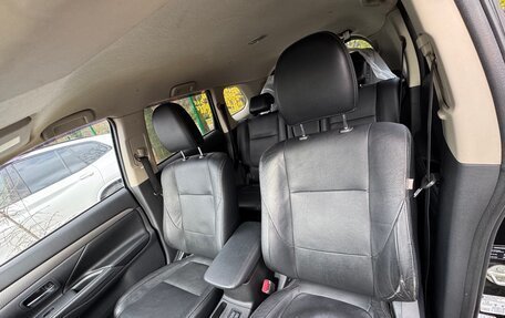 Mitsubishi Outlander III рестайлинг 3, 2013 год, 1 480 000 рублей, 16 фотография