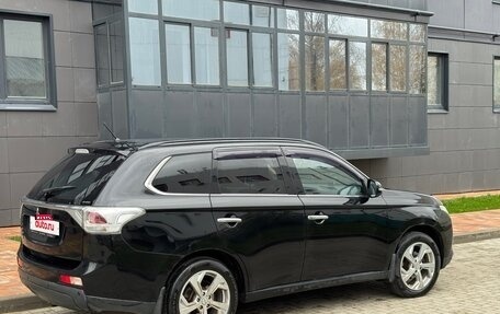 Mitsubishi Outlander III рестайлинг 3, 2013 год, 1 480 000 рублей, 5 фотография