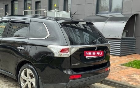 Mitsubishi Outlander III рестайлинг 3, 2013 год, 1 480 000 рублей, 7 фотография