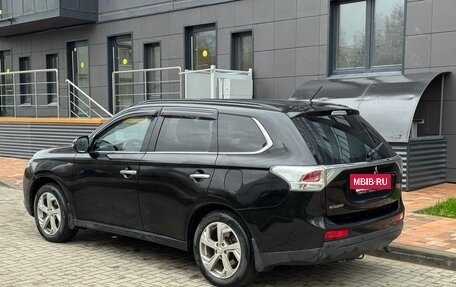 Mitsubishi Outlander III рестайлинг 3, 2013 год, 1 480 000 рублей, 6 фотография