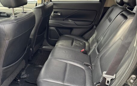 Mitsubishi Outlander III рестайлинг 3, 2013 год, 1 480 000 рублей, 19 фотография