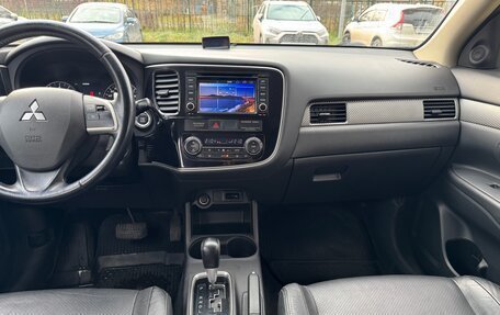 Mitsubishi Outlander III рестайлинг 3, 2013 год, 1 480 000 рублей, 20 фотография