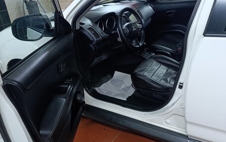 Mitsubishi Outlander III рестайлинг 3, 2011 год, 1 250 000 рублей, 4 фотография