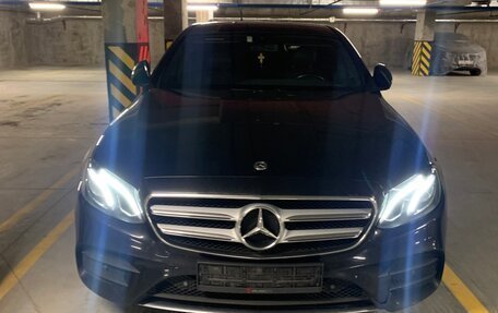 Mercedes-Benz E-Класс, 2018 год, 2 650 000 рублей, 4 фотография