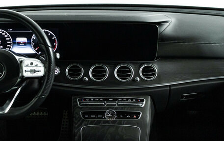 Mercedes-Benz E-Класс, 2018 год, 3 995 000 рублей, 14 фотография