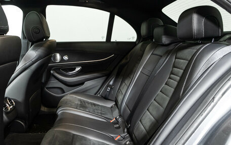 Mercedes-Benz E-Класс, 2018 год, 3 995 000 рублей, 10 фотография