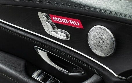 Mercedes-Benz E-Класс, 2018 год, 3 995 000 рублей, 15 фотография