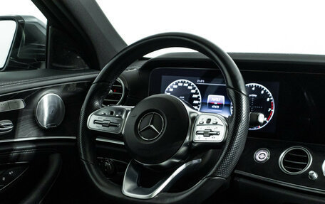 Mercedes-Benz E-Класс, 2018 год, 3 995 000 рублей, 23 фотография