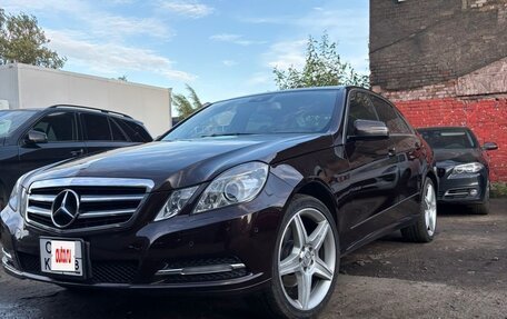 Mercedes-Benz E-Класс, 2010 год, 1 000 000 рублей, 2 фотография