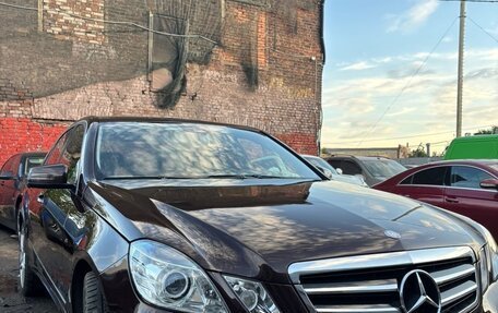 Mercedes-Benz E-Класс, 2010 год, 1 000 000 рублей, 4 фотография