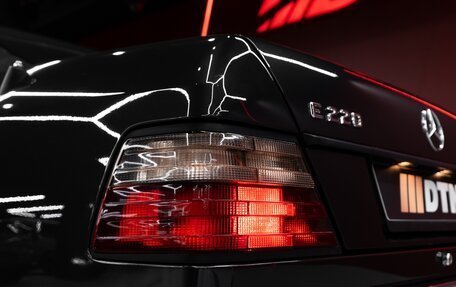 Mercedes-Benz E-Класс, 1993 год, 3 000 000 рублей, 13 фотография