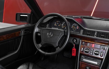 Mercedes-Benz E-Класс, 1993 год, 3 000 000 рублей, 15 фотография