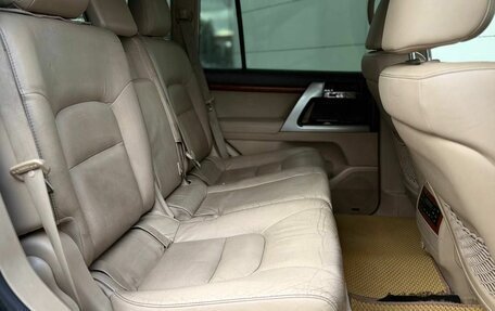 Toyota Land Cruiser 200, 2014 год, 3 040 000 рублей, 21 фотография