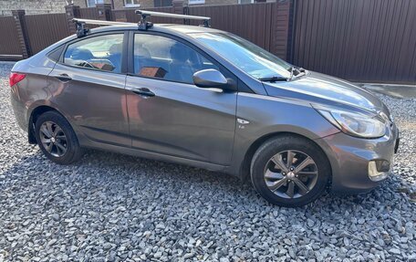 Hyundai Solaris II рестайлинг, 2012 год, 730 000 рублей, 5 фотография