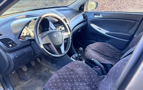 Hyundai Solaris II рестайлинг, 2012 год, 730 000 рублей, 10 фотография
