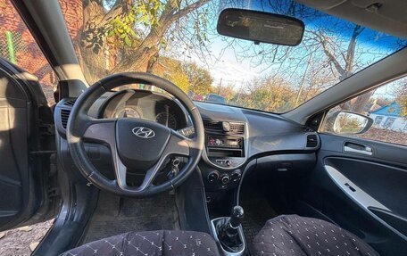 Hyundai Solaris II рестайлинг, 2012 год, 730 000 рублей, 15 фотография