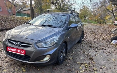 Hyundai Solaris II рестайлинг, 2012 год, 730 000 рублей, 12 фотография