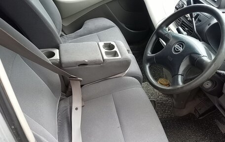 Nissan Tino, 2001 год, 444 000 рублей, 11 фотография