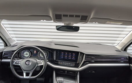 Volkswagen Touareg III, 2018 год, 4 345 000 рублей, 14 фотография