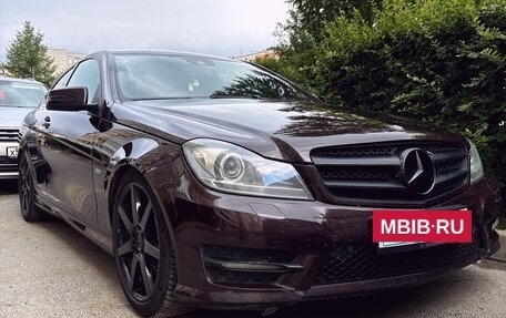 Mercedes-Benz C-Класс, 2011 год, 2 400 000 рублей, 5 фотография