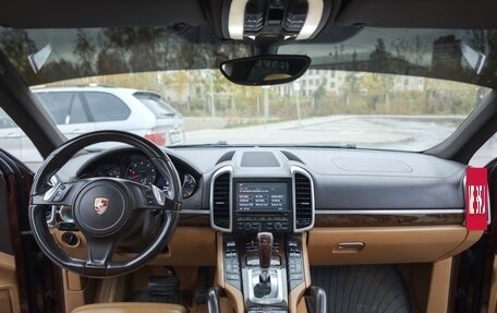 Porsche Cayenne III, 2012 год, 1 999 999 рублей, 16 фотография
