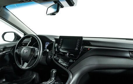 Toyota Camry, 2022 год, 3 300 000 рублей, 9 фотография