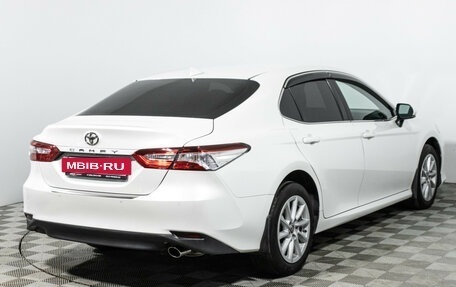 Toyota Camry, 2022 год, 3 300 000 рублей, 5 фотография