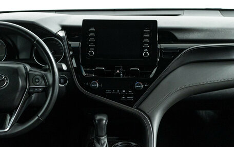 Toyota Camry, 2022 год, 3 300 000 рублей, 14 фотография