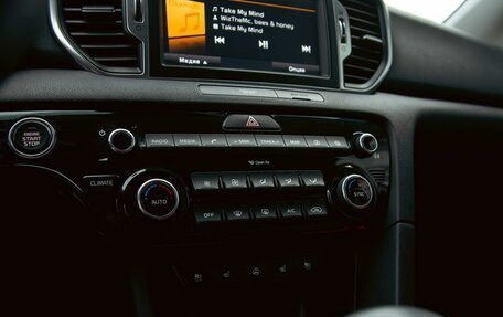 KIA Sportage IV рестайлинг, 2018 год, 1 695 000 рублей, 15 фотография