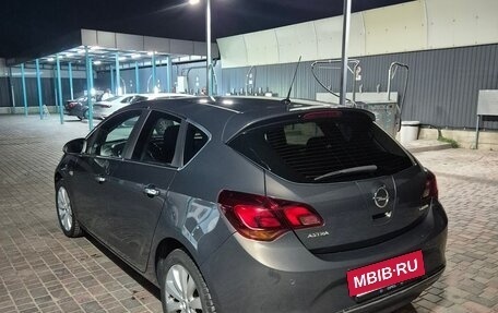 Opel Astra J, 2013 год, 995 000 рублей, 3 фотография